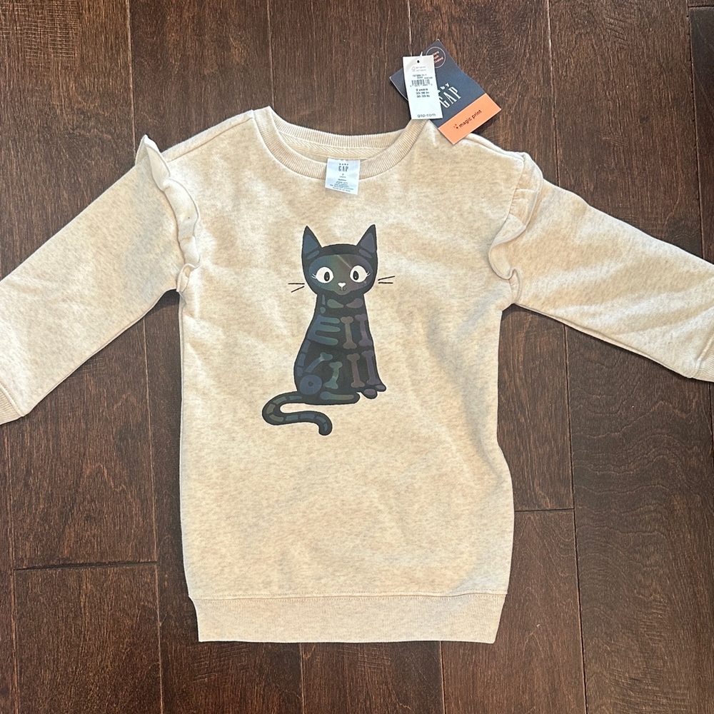 GAP Cream Sweatshirt with Black Cat Graphic